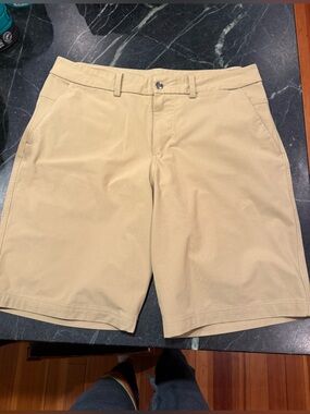 lululemon athletica Men's Tan Khaki Shorts